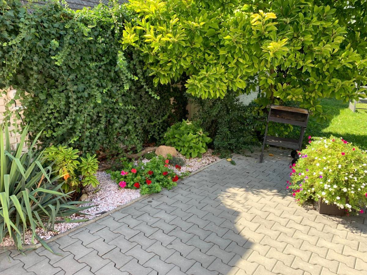 Alia House With Garden In Piestany Villa ภายนอก รูปภาพ
