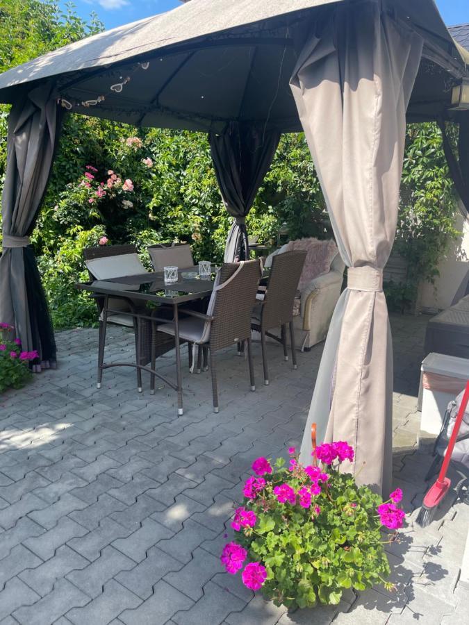 Alia House With Garden In Piestany Villa ภายนอก รูปภาพ